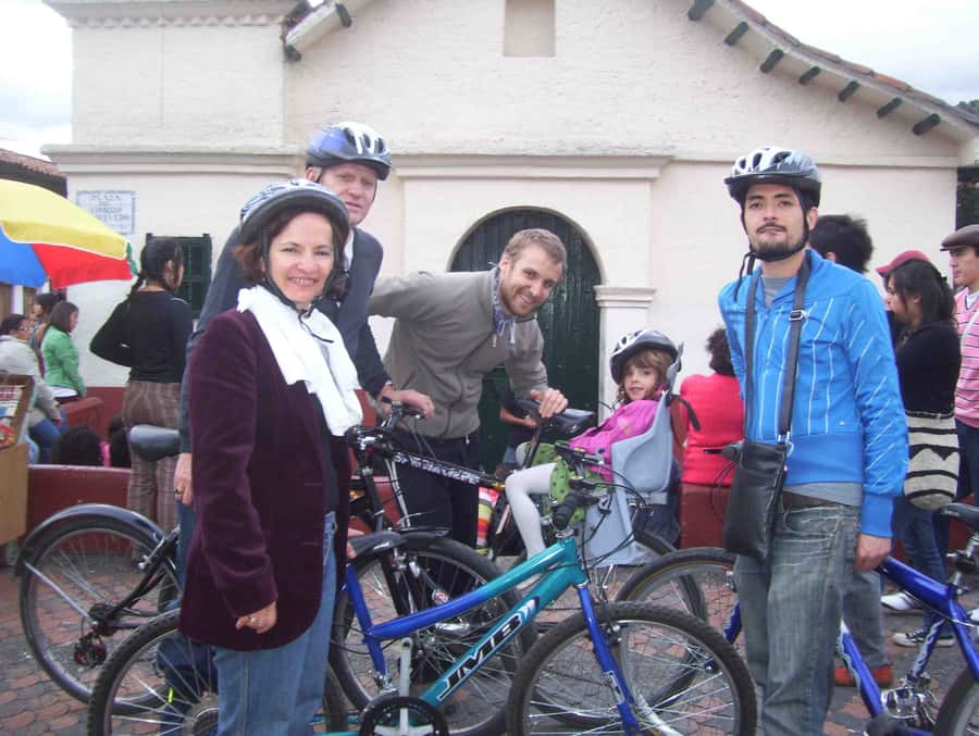 Bogota: Bicycle City Tour - Street art and neighborhood storytelling that makes stops make sense
