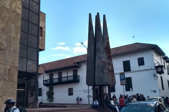 Bogota City Tour - Plaza de Bolívar: A History Anchor Plus Your Coffee Break