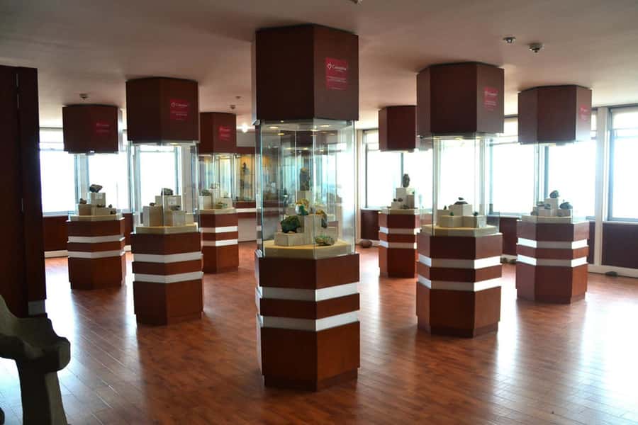 Bogotá: City tour Monserrate, emerald and gold museum & more - Monserrate: sanctuary, altitude, and panoramic Bogotá