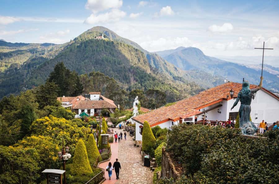Bogotá: City Tour, Monserrate, Gold Museum, Plaza de Bolivar - La Candelaria and Chorro de Quevedo: where the founding story shows up in the streets