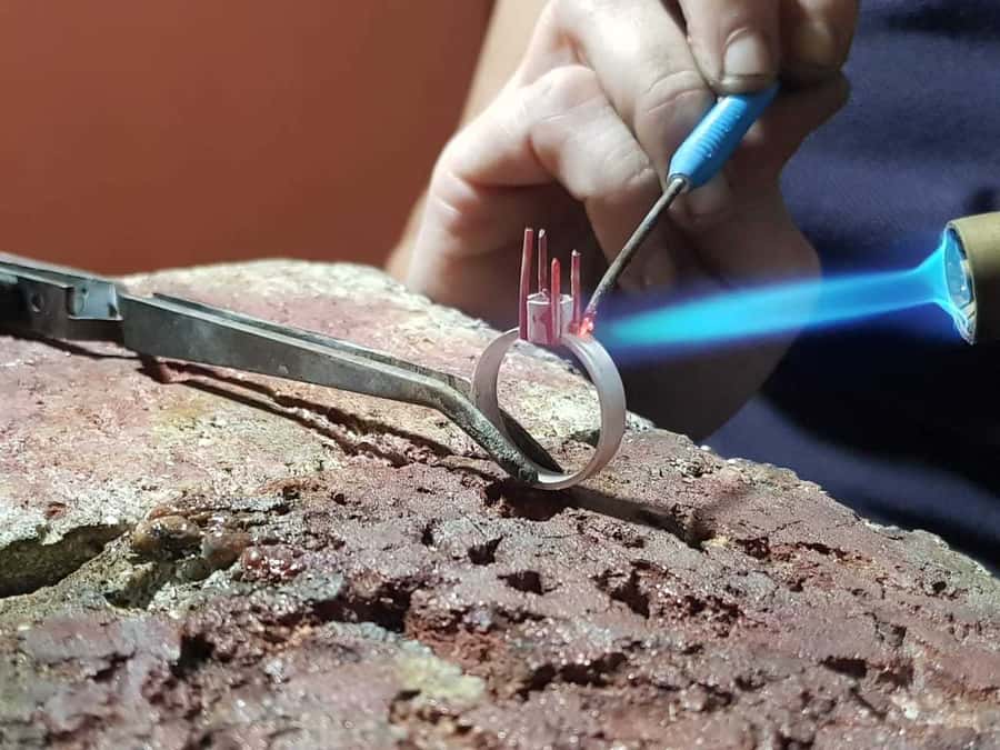 Bogota: Colombian Emerald Ring Workshop - Your guide and the workshop: learning from a working jeweler