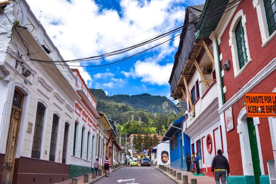 Bogota: Downtown City and Monserrate Hill Private Tour - Concordia fruit and food market: a local flavor pause you control