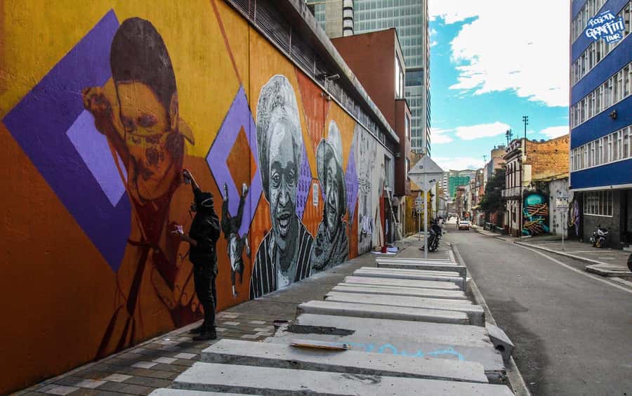 Bogotá: Graffiti Tour el mejor recorrido de arte urbano - The 2-hour structure: how your walk usually unfolds