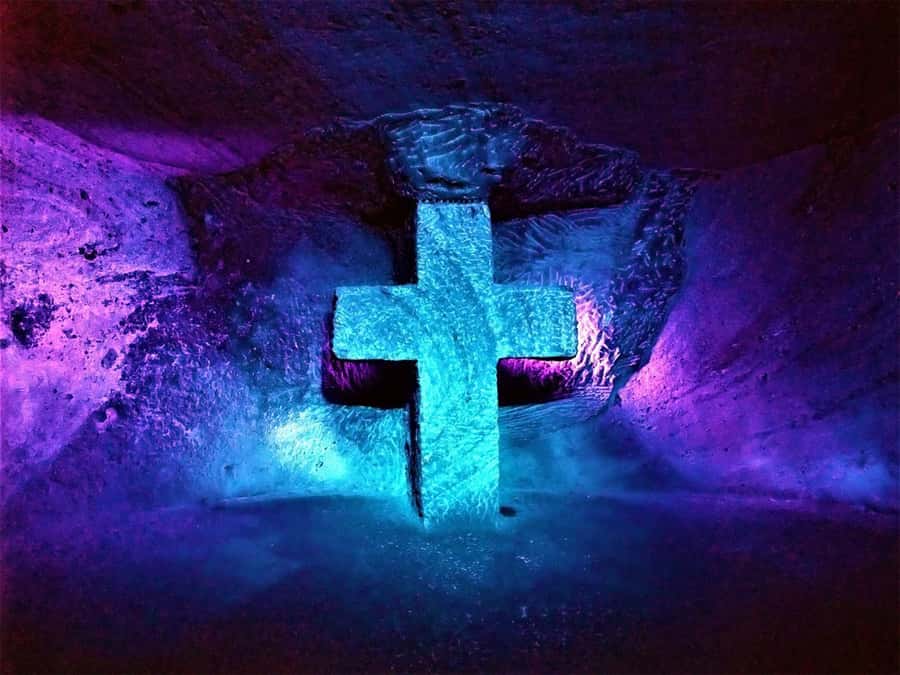 Bogota: Guatavita and Salt Cathedral Daily Group Tour - Zipaquirá Salt Cathedral: A Different Kind of Wonder