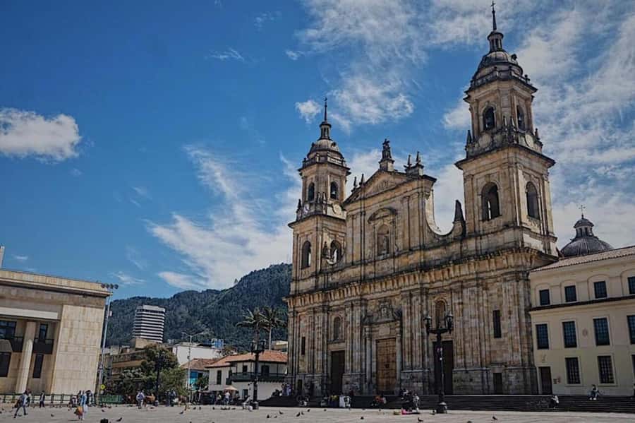 Bogotá: Guided La Candelaria Walking Tour - Architecture Clues: Baroque, Art Deco, and Colonial in One Neighborhood