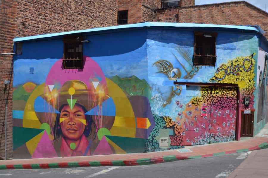 Bogotá: La Candelaria Graffiti & Urban Art Guided Tour - Key things that make this tour worth your time