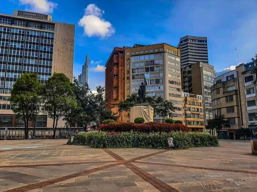 Bogota : Must-See Sites Walking Tour With a Guide - Key Points I’d Plan Around