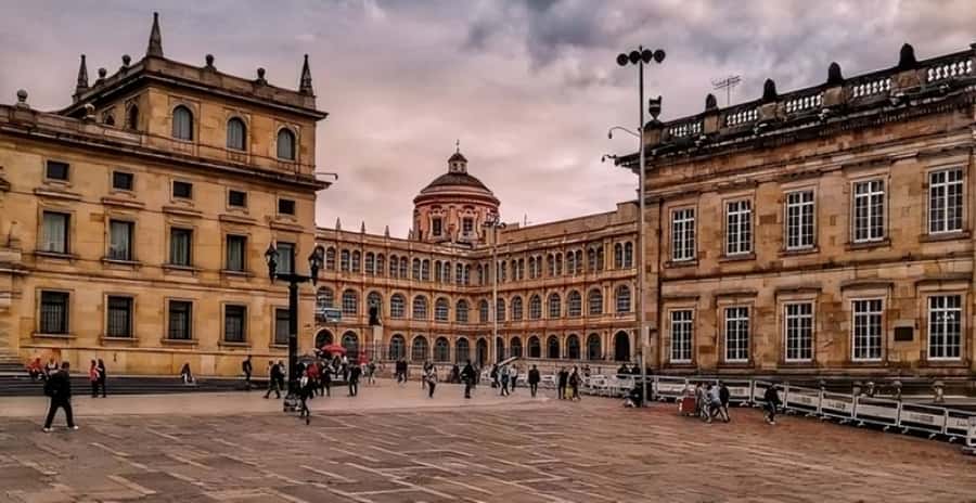Bogota : Must-See Sites Walking Tour With a Guide - Starting at Chorro de Quevedo Square: Set the Tone Early