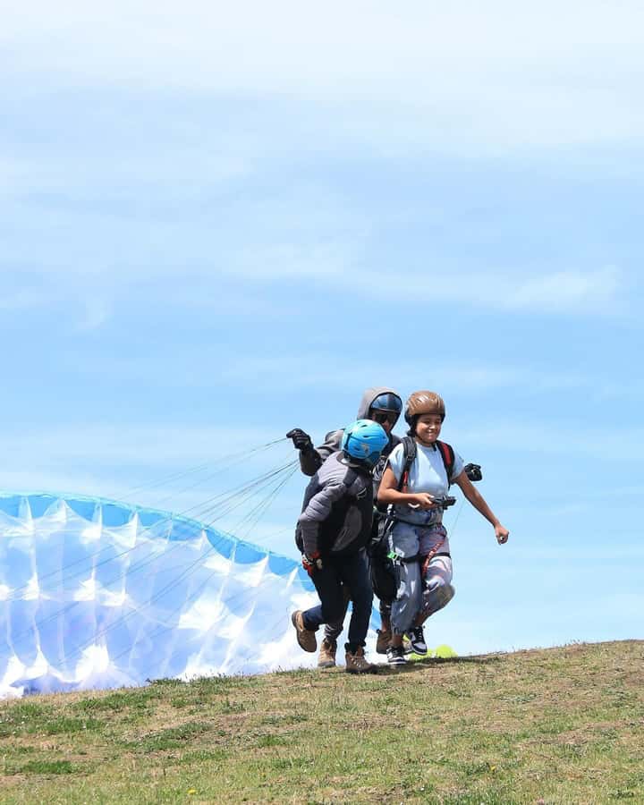 Bogota: Paragliding activity in La Calera with transfers - Who this paragliding day is best for (and who should skip it)
