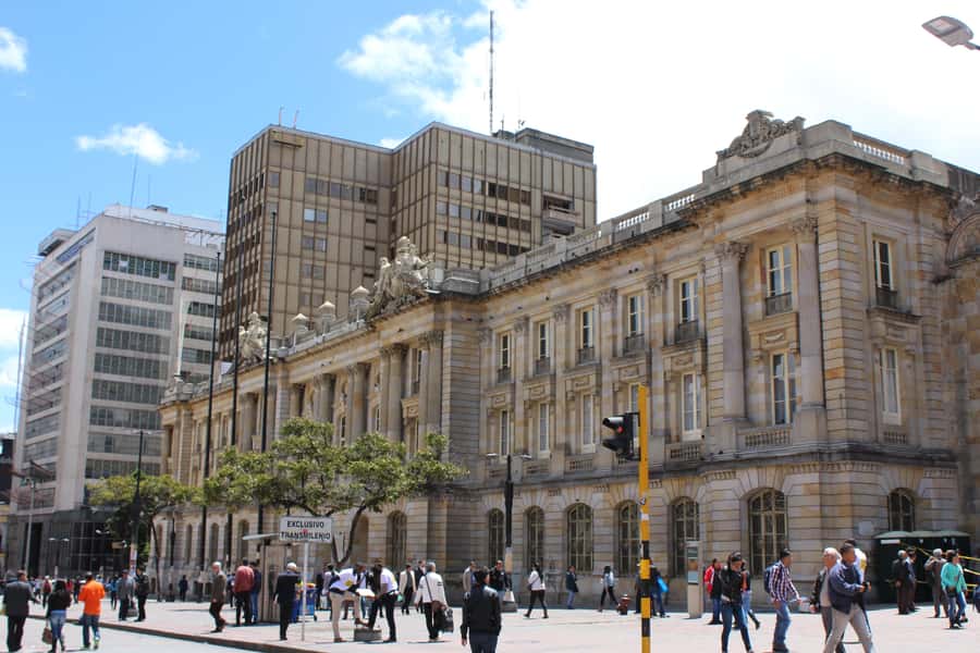 Bogotá: Private Candelaria Walking Tour and Gold Museum - Premium Coffee and Why the Timing Feels Smart