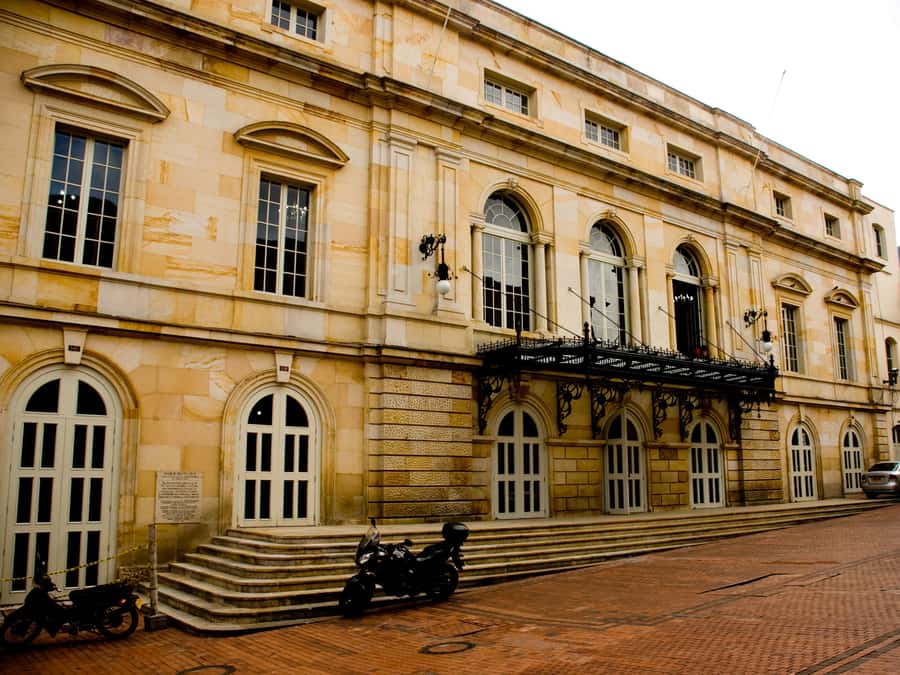 Bogotá: Private Candelaria Walking Tour with Gold Museum - Who this private tour is best for (and who should rethink it)