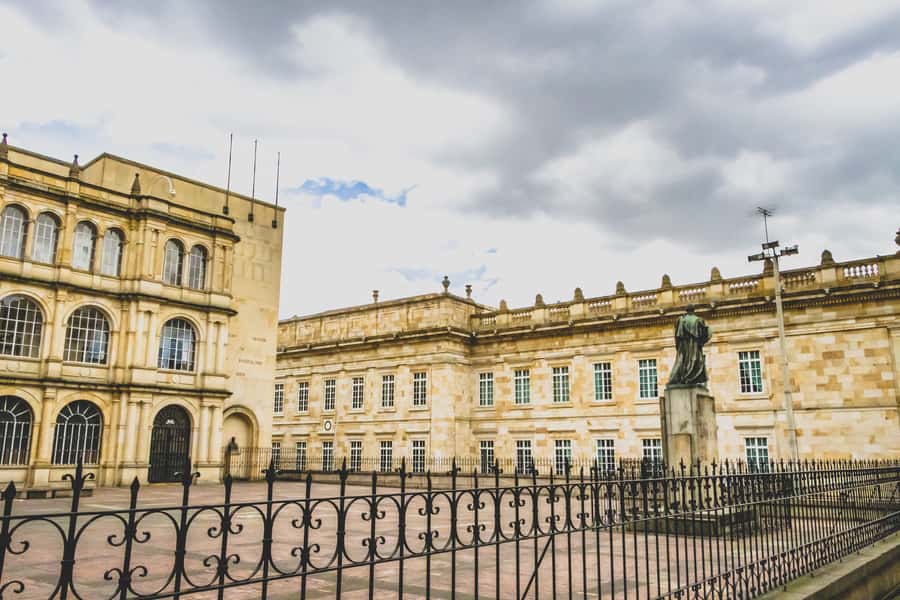 Bogotá: Private Candelaria Walking Tour with Gold Museum - Starting at Cra. 6 #15-88: the smart way to begin
