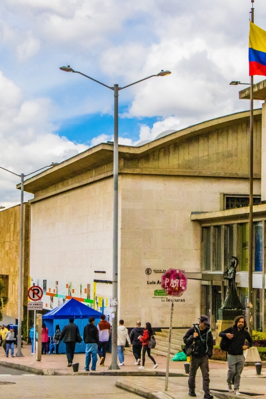 Bogotá: Private Candelaria Walking Tour with Gold Museum - Government landmarks that explain power in real terms