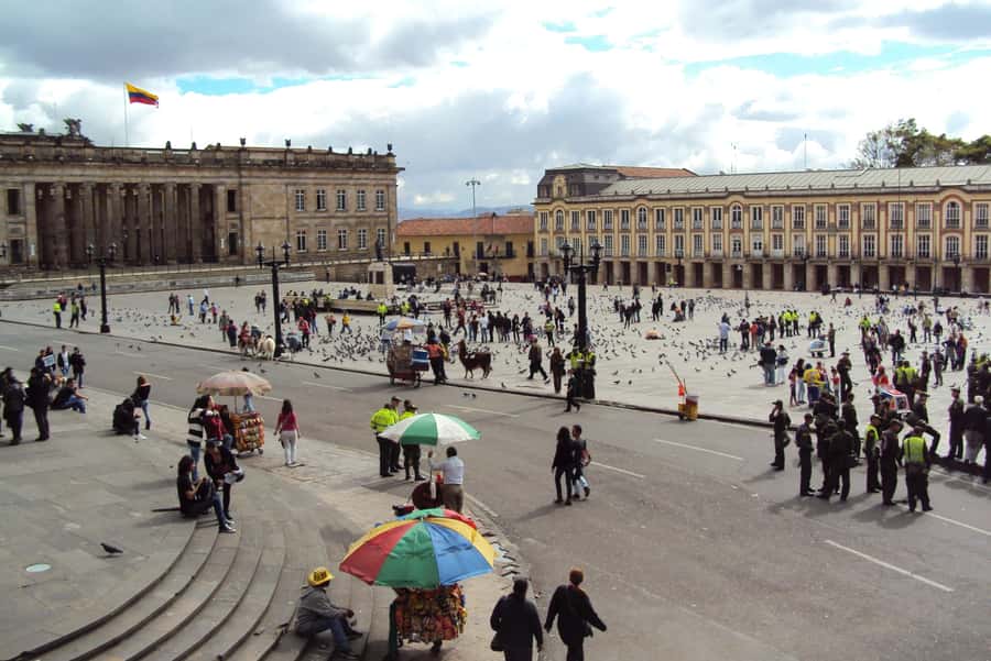 Bogotá: Private Candelaria Walking Tour with Gold Museum - Snack stops: small breaks that keep the day human