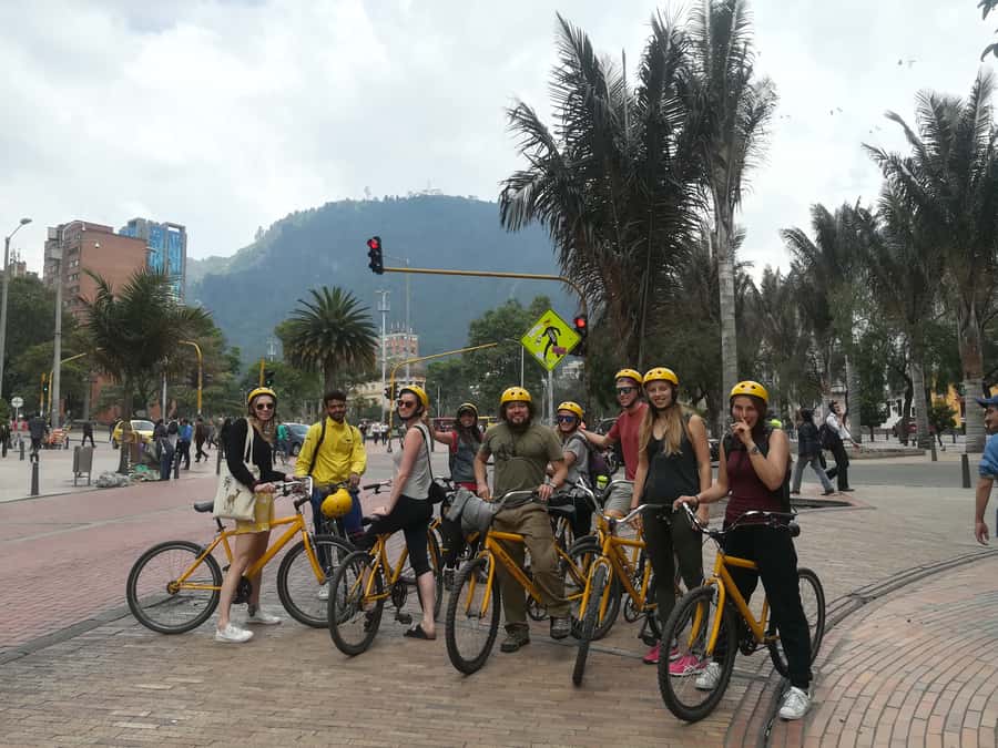 Bogotá: Shared Bike Tour - Parkway Boulevard and the Bike-Road Feeling You Want