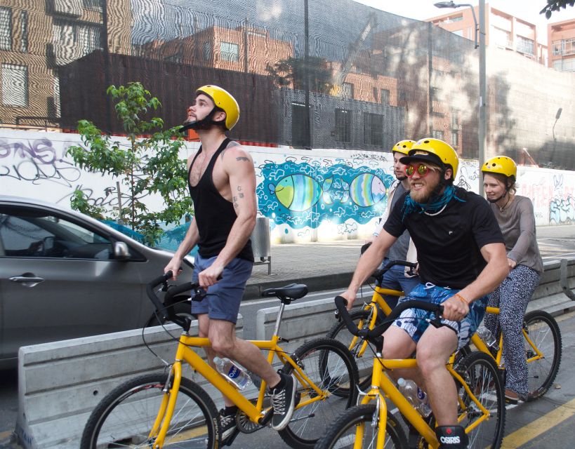 Bogotá: Shared Bike Tour - Santamaría Bullring and the Local Neighborhood Texture