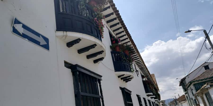 Bogotá: Villa de Leyva Full-Day Tour with Meals - Terracotta House and Time to Wander the Side Streets