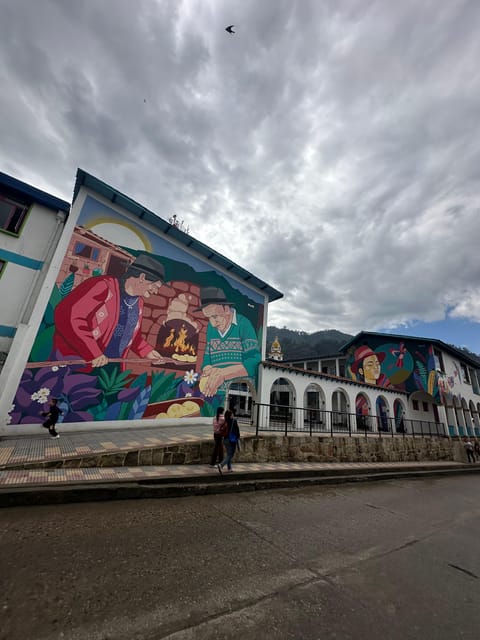 Bogotá: Visit Colombia's Highest Waterfalls & Guadalupe Hill - The guide matters: what José-style support changes on a day like this
