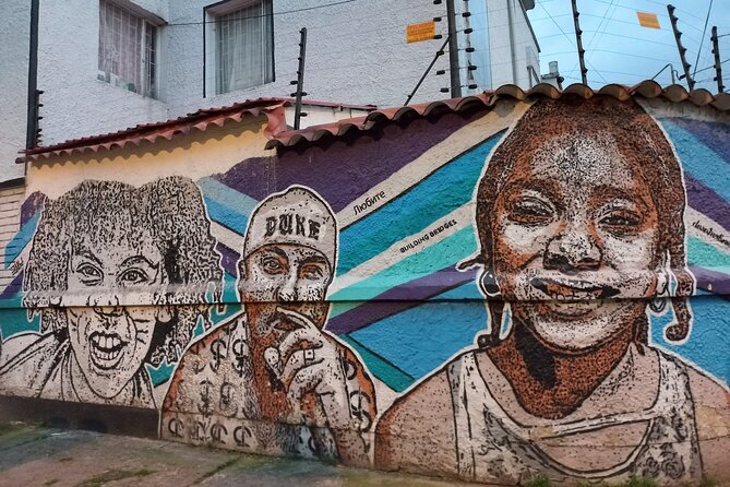 Bogota Walking Tour Teusaquillo, a different part of the city - Street art gallery: modern voice in a historic city