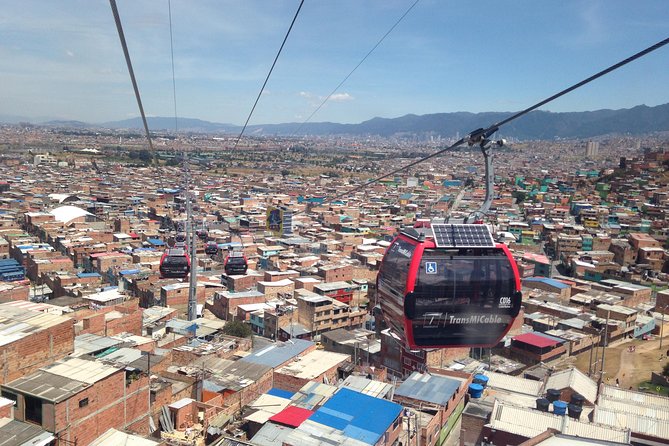 Cable car to el Paraiso, the city slum - Meeting point and getting there like a local