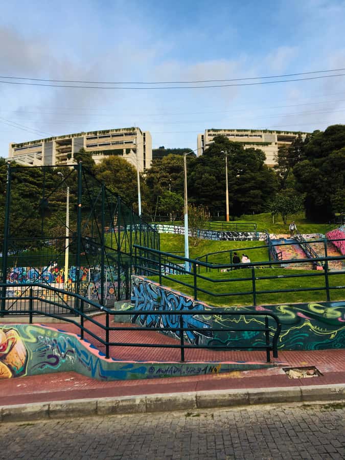 Complete Walking Tour in Bogota's Downtown - Plaza de Bolívar: where the government story lives