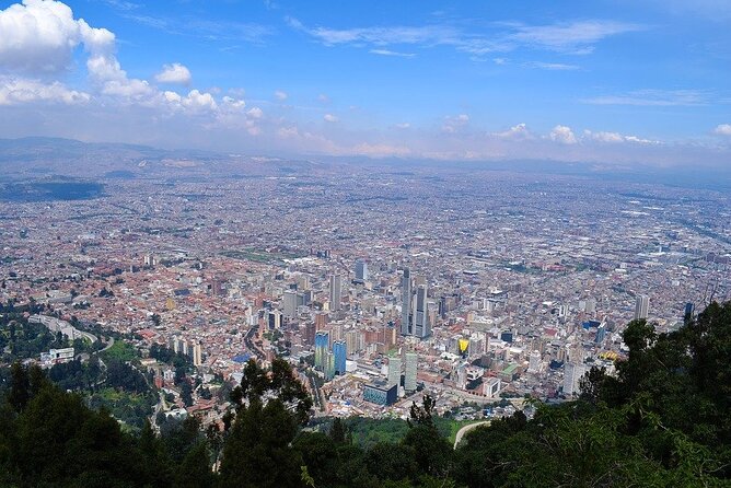 Descubre la Magia: Catedral de Sal & Bogotá en 1 Día - Stop 6: Museo del Oro (34,000 Pieces of Gold in Context)