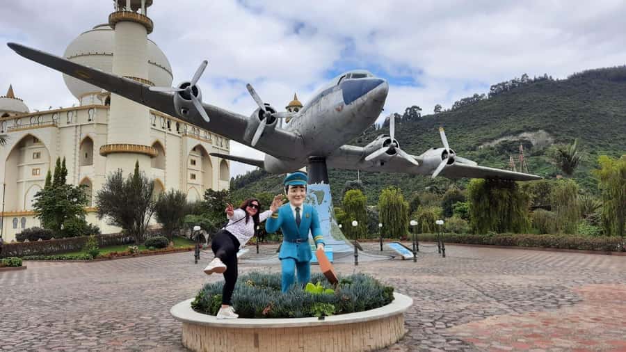 From Bogota: Excursion to Jaime Duque Park - First photo stops and how the 8-hour plan works
