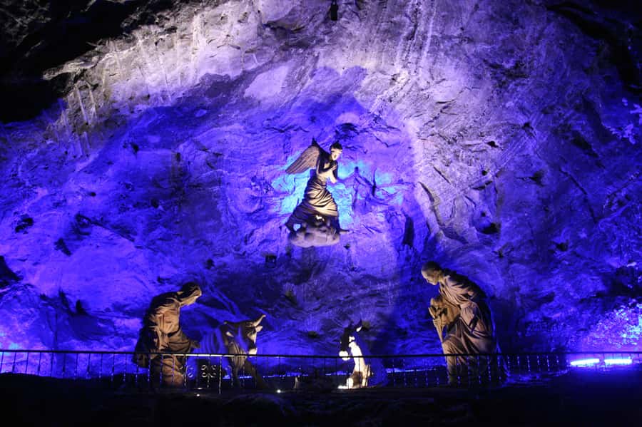 From Bogotá: Jaime Duque Park and Salt Cathedral with Lunch - Time, comfort, and who this day trip suits best