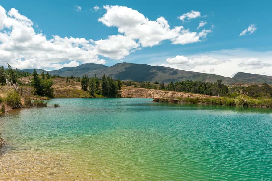 From Bogotá: Tour to Villa de Leyva, Ráquira, Casa Terracota, and Pozos Azules - Starting in Bogotá: the long drive that actually pays off