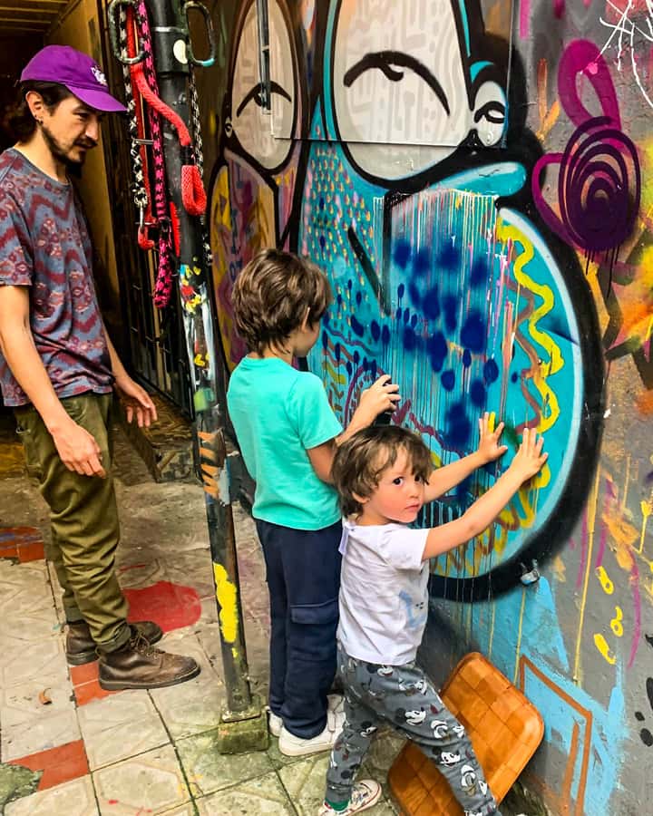 Fun Graffiti Workshop: The Art of Aerosol and Color - Spray Paint on the Wall: Can Control, Gradients, and 3D Contrast
