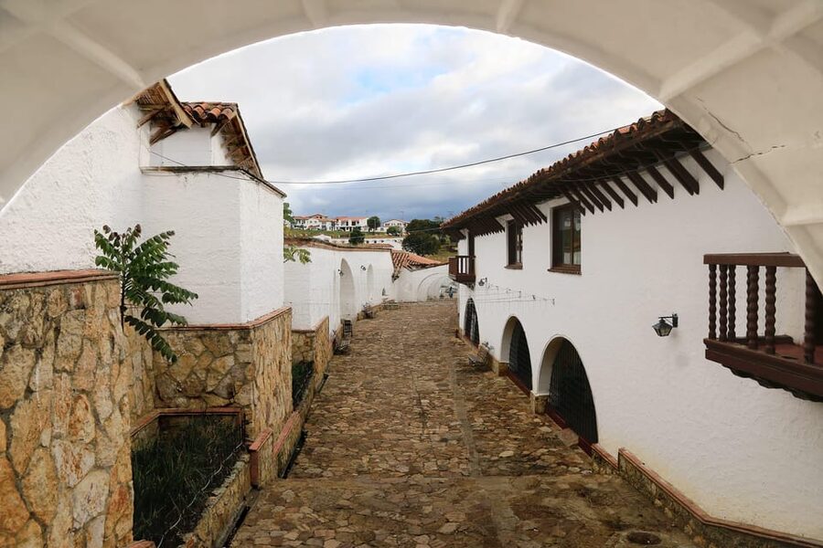 Guatavita: Tour to Guatavita Lagoon, the Village and Casa Loca - The ecological trail to the edge of the lagoon