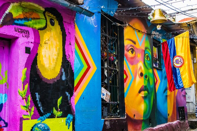 La Candelaria Walking Private Tour (3 Hrs.) - Entrance fees included: saving time and avoiding awkward waits