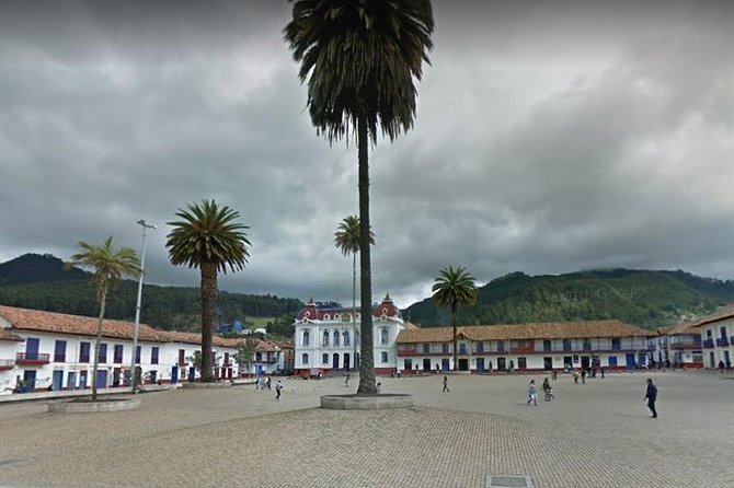 MINA CATEDRAL DE SAL ZIPAQUIRA Tour Privado - Plaza de los Comuneros: 30 Minutes of Old Town to Get Oriented
