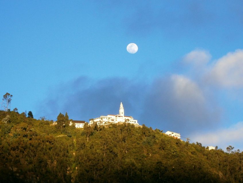 Monserrate Express tour 3 hrs - VIP skip-the-line and private transport: less waiting, more seeing