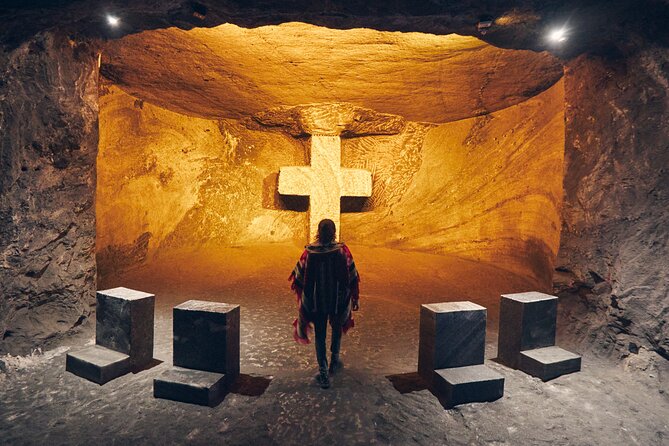 Shared Tour Zipaquirá Salt Cathedral and Guatavita Lagoon - Guide and language: what to expect when English support matters