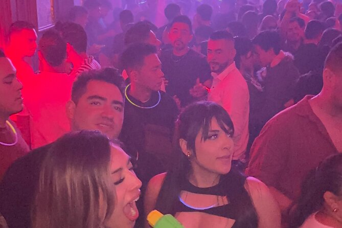Theatron Party-Tour, 20 Clubs, Map, cocktail, bottle, After-party - The map-guided sweep through the 20 clubs (and why the timing feels smart)
