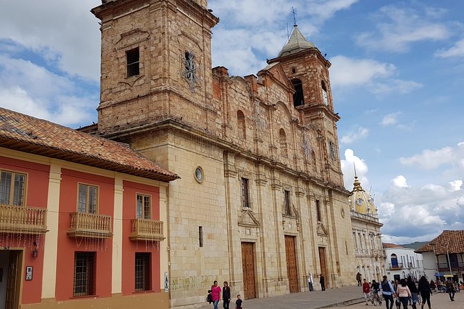 Tour of Zipaquirá: Visit the Salt Cathedral and the main squares - Guide styles you’ll notice (Andrea, Cindy, Kelly—and why it matters)