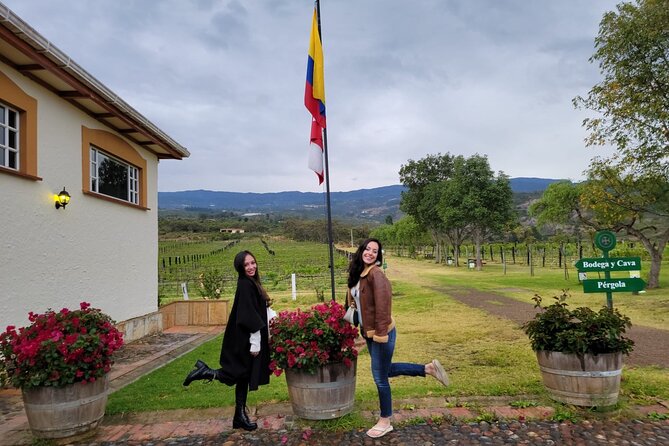 Wonderful tour of Villa de Leyva, and Zipaquira Salt Cathedral. - Puente de Boyacá: quick, moving, and free to enter